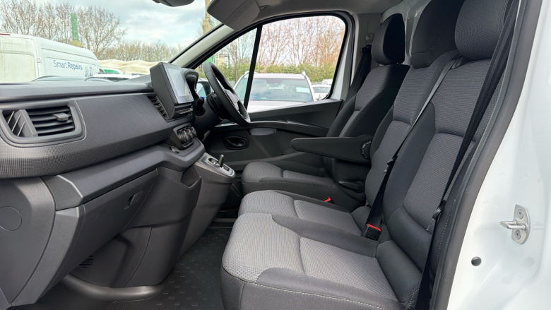 Renault Trafic Swb Diesel SL30 Blue dCi 150 Advance [Safety] Van EAG9